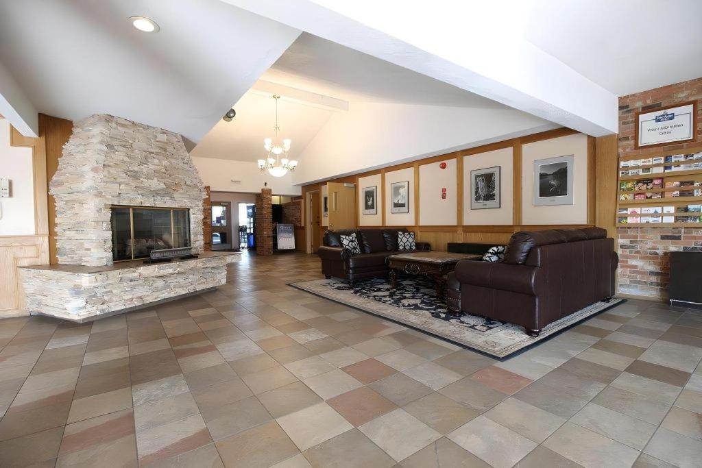 Medicine Hat Inn & Suites Eksteriør billede